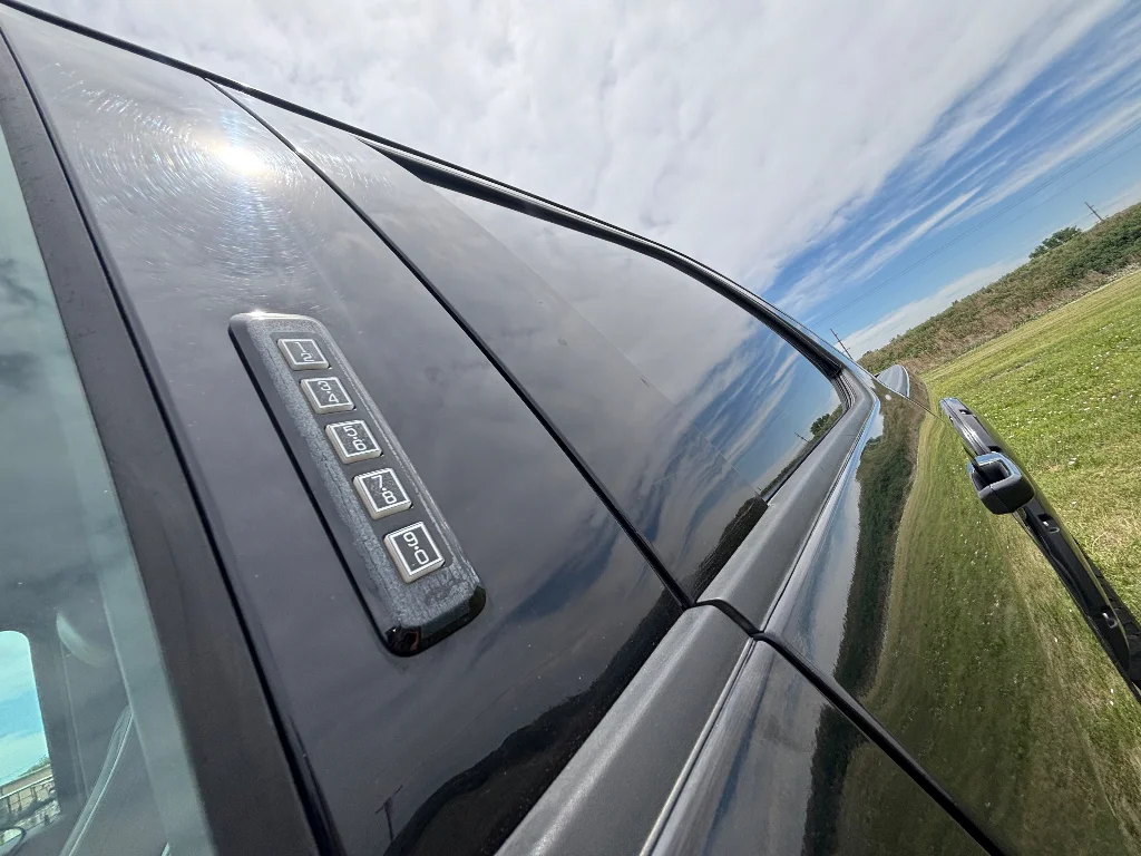 Used 2017 Shadow Black Ford Lariat image 21