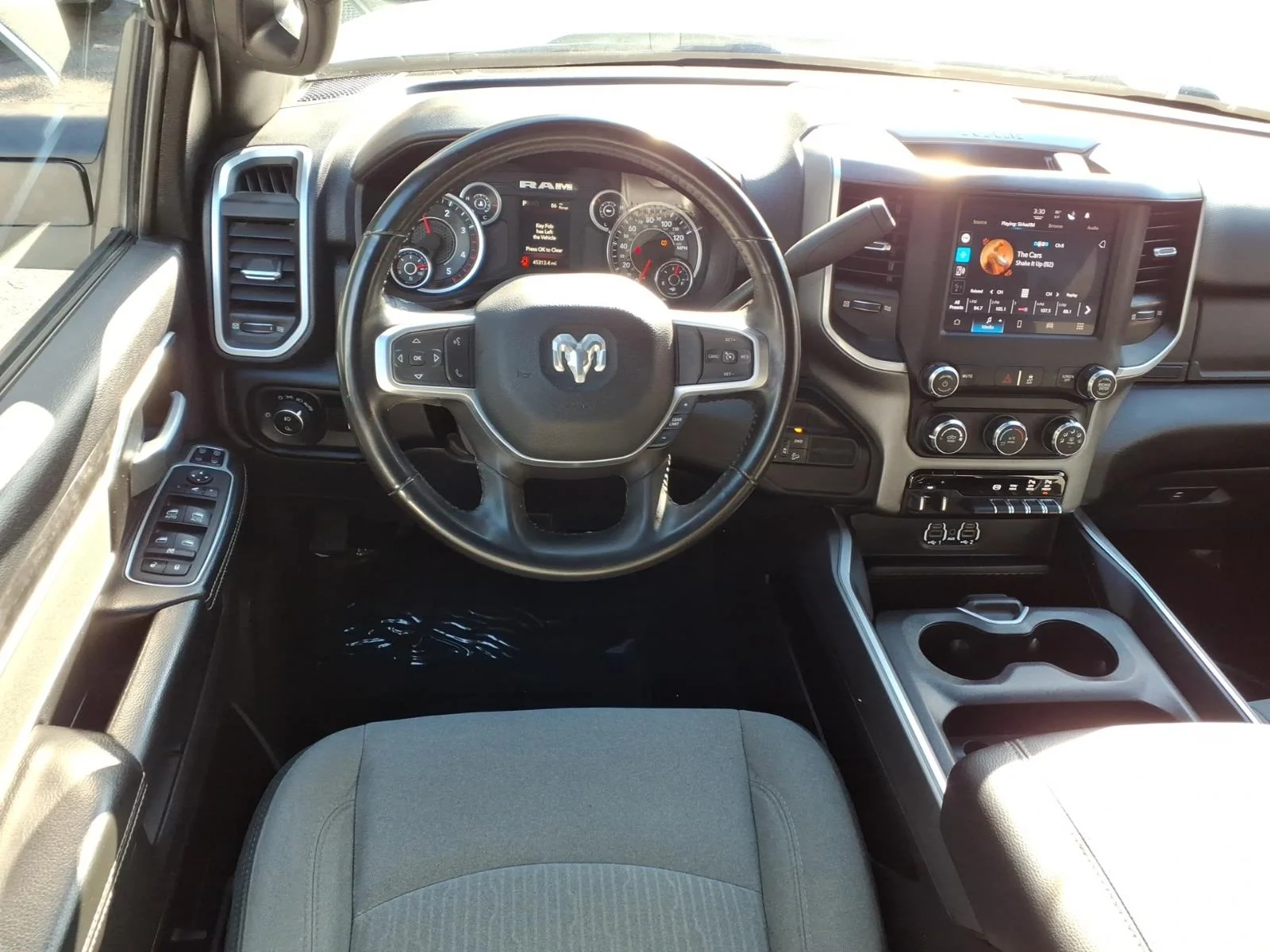 Used 2024 Bright White Clear Coat (pw7) RAM Big Horn image 8