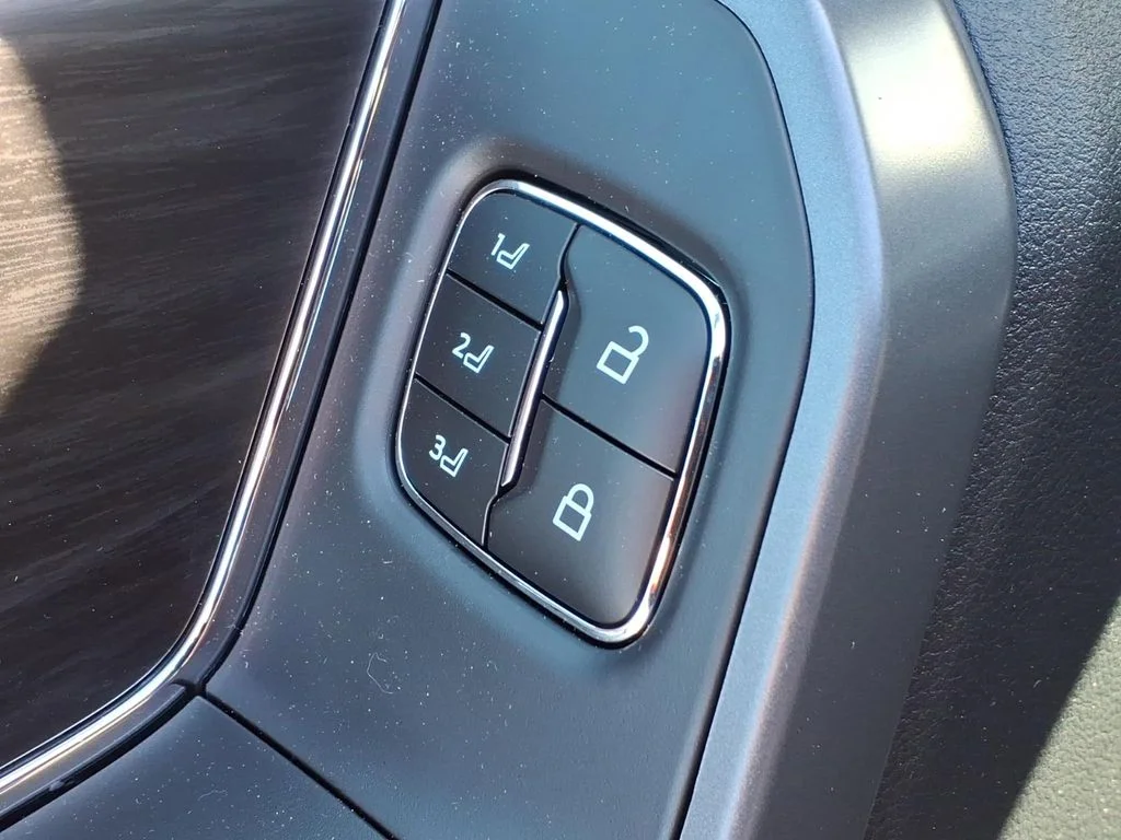 New 2026 Marsh Gray Ford Lariat image 17