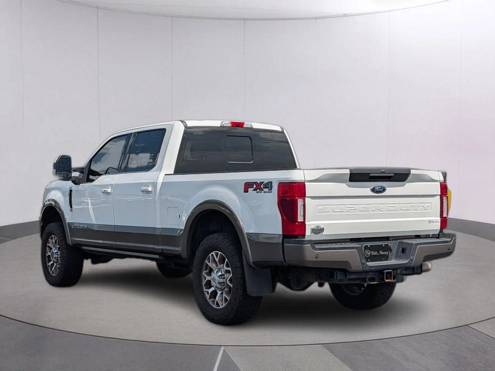 Used 2022 Star White Metallic Tri-Coat/Stone Gray Ford King Ranch image 3