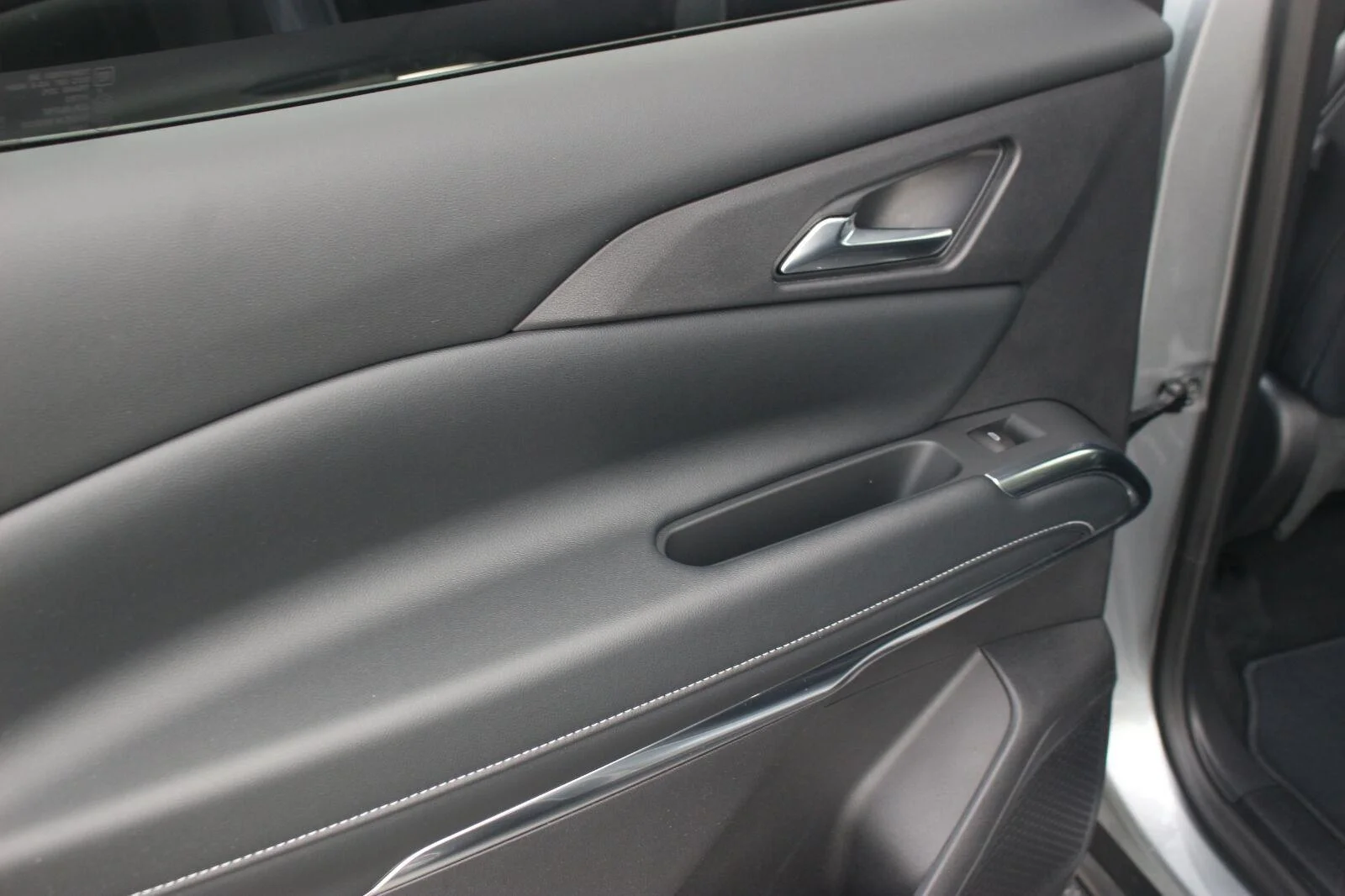 Used 2026 Sterling Gray Metallic Chevrolet LT image 35