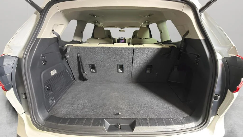 Used 2019 White Subaru Limited image 31