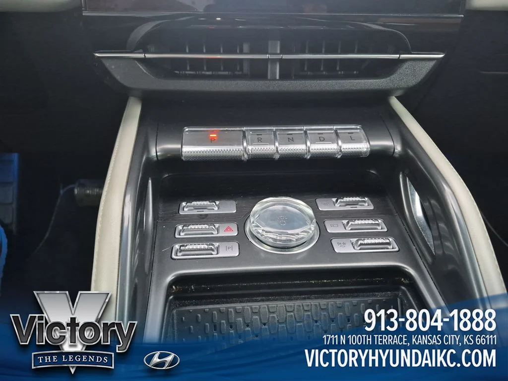 Used 2024 Black Lincoln Reserve image 21