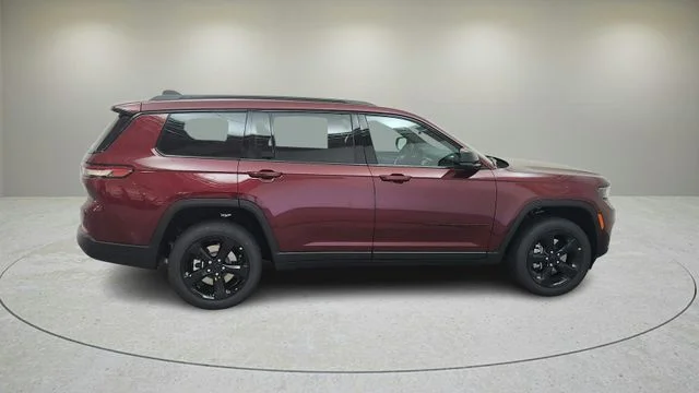 New 2025 Velvet Red Pearl-Coat Exterior Paint Jeep Altitude X image 10