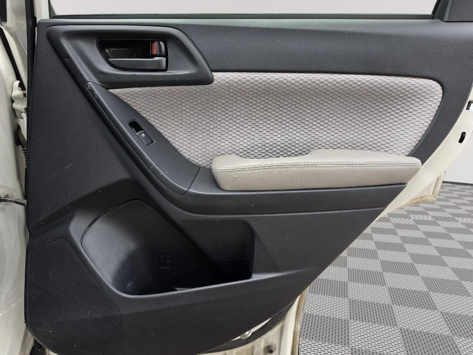 Used 2017 Crystal White Pearl Subaru Premium image 15