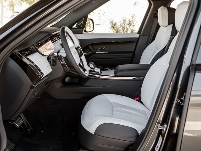 New 2026 Carpathian Grey LAND ROVER Dynamic SE image 14