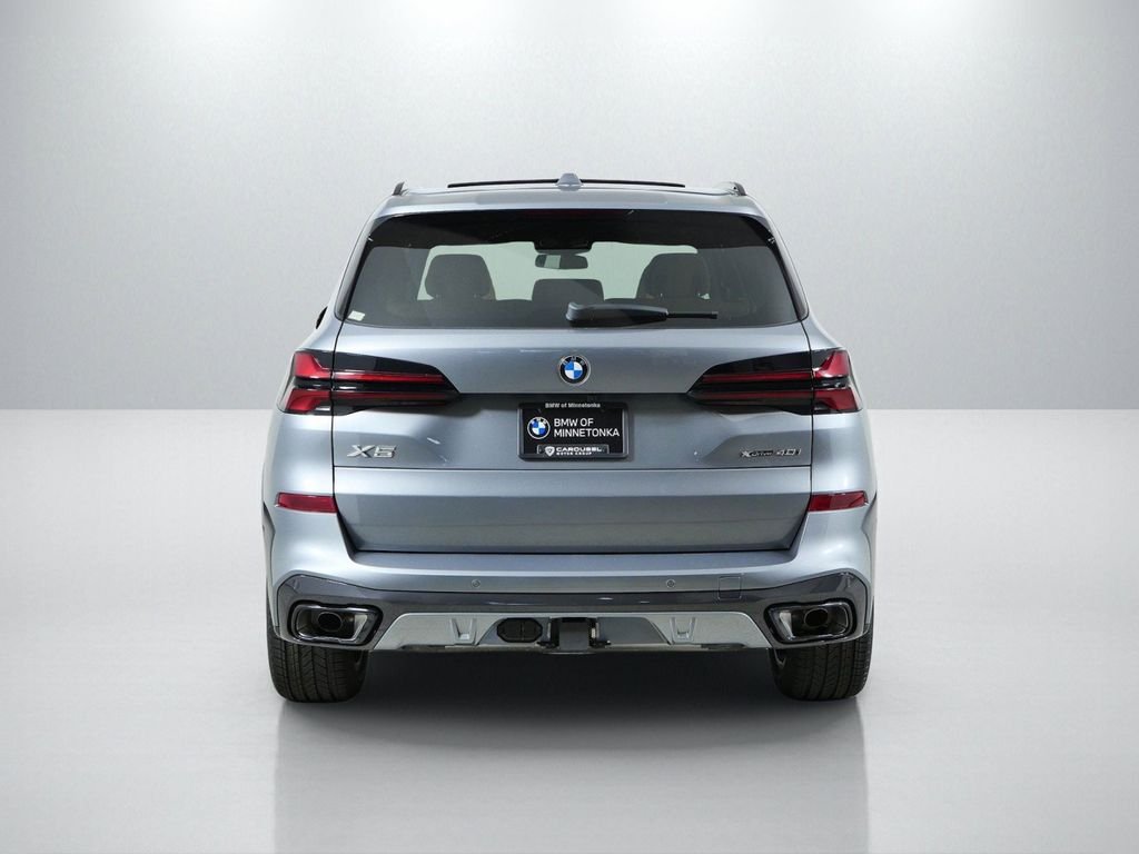 New 2026 Skyscraper Grey Metallic BMW xDrive40i image 10