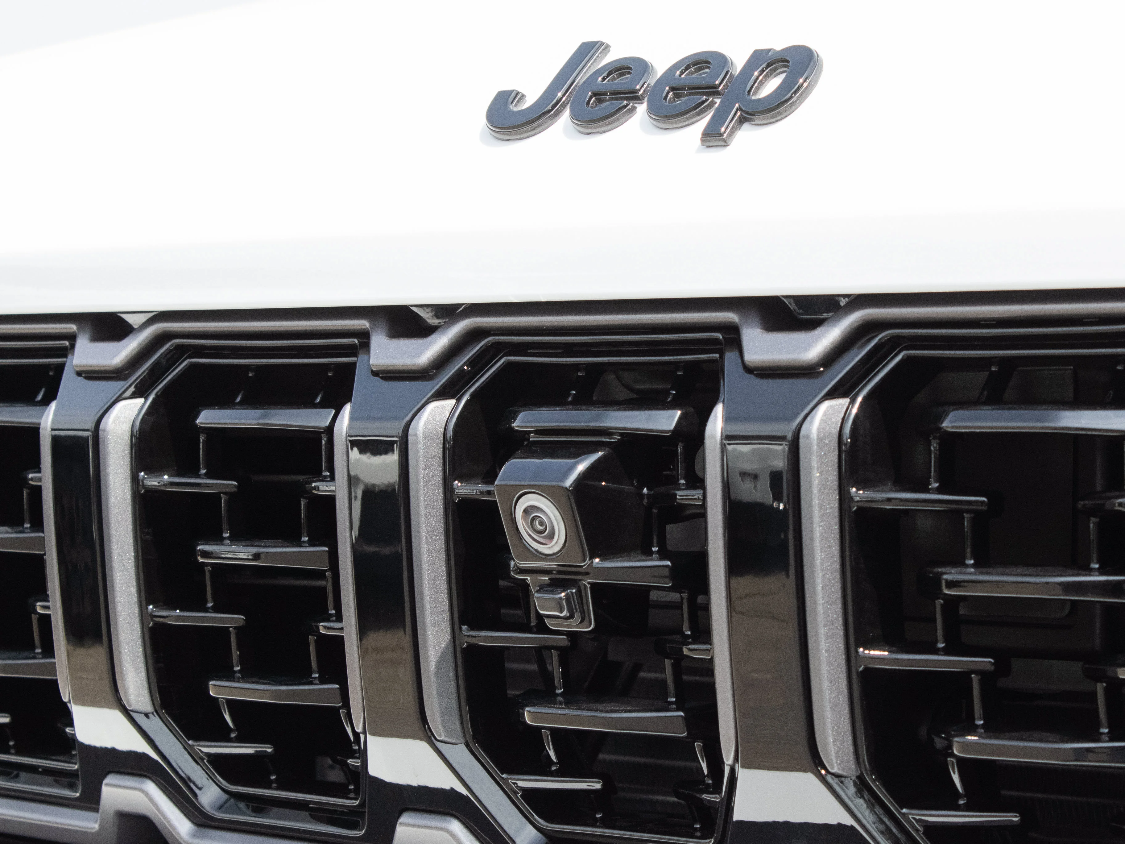 New 2026 White Jeep Summit* image 9