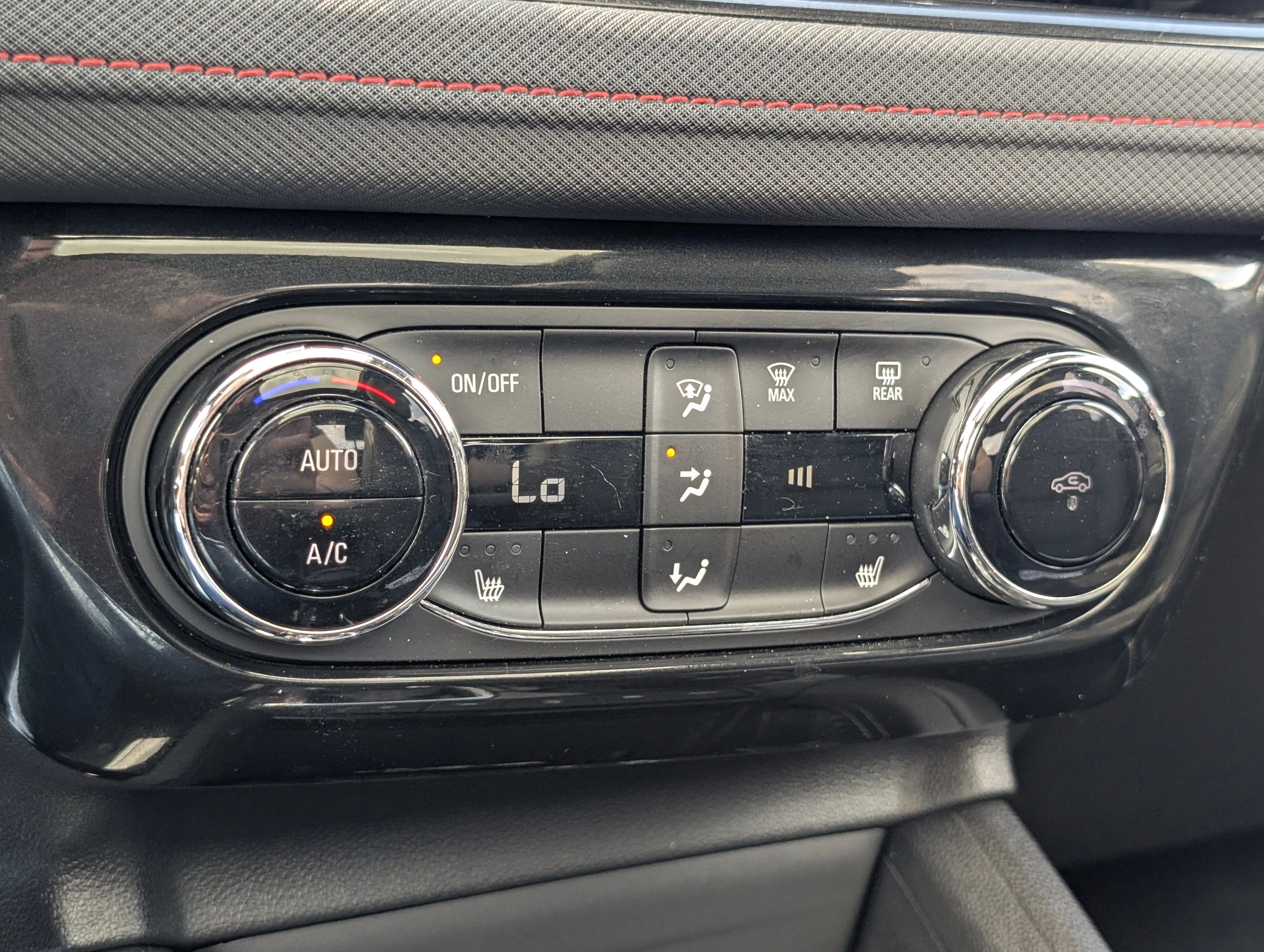 Used 2024 Summit White Chevrolet RS image 27