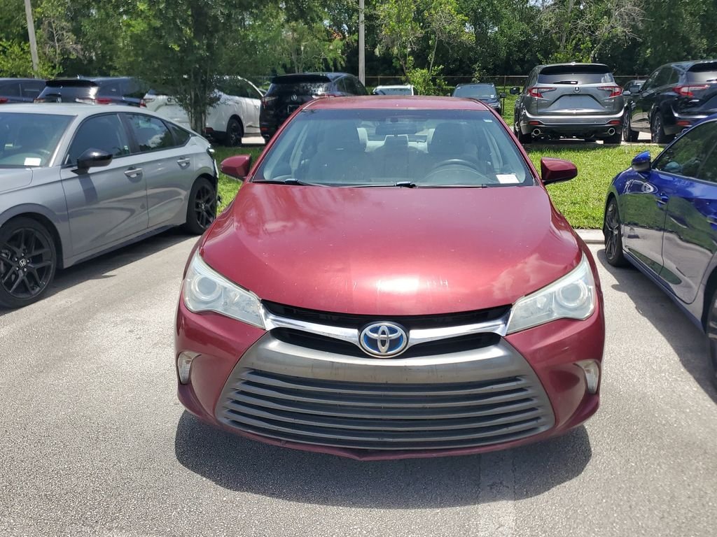 Used 2015 Red Toyota LE image 2