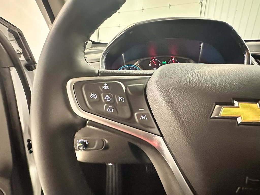 Used 2023 White Chevrolet LT image 37