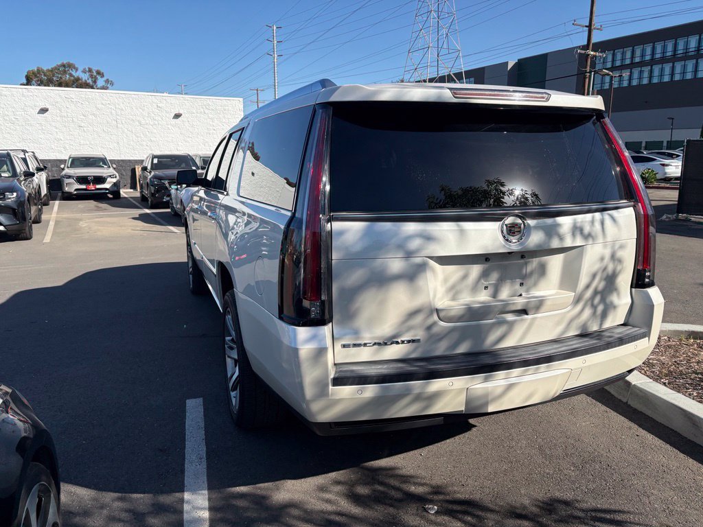 Used 2015 White Cadillac Premium image 8