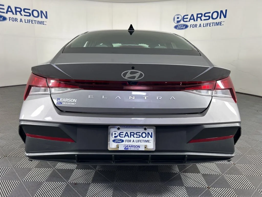 2024 Hyundai Elantra SEL - Photo 9