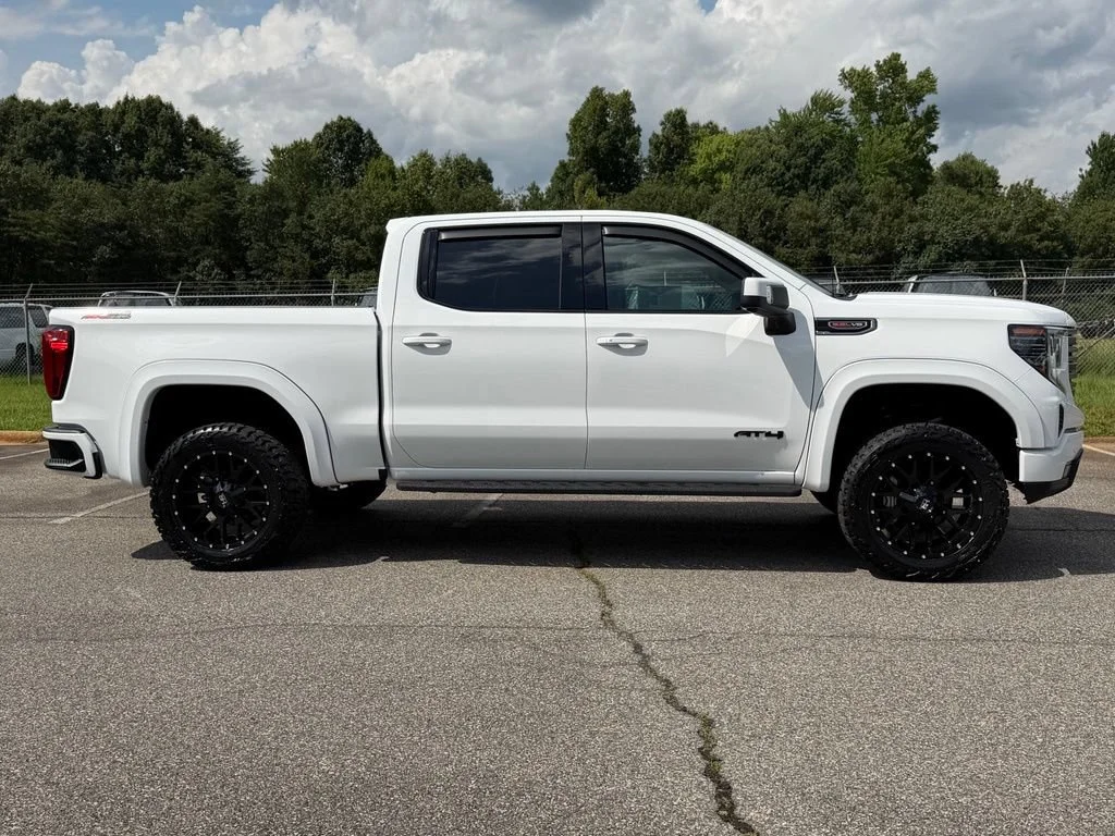 New 2026 Summit White GMC AT4 image 27