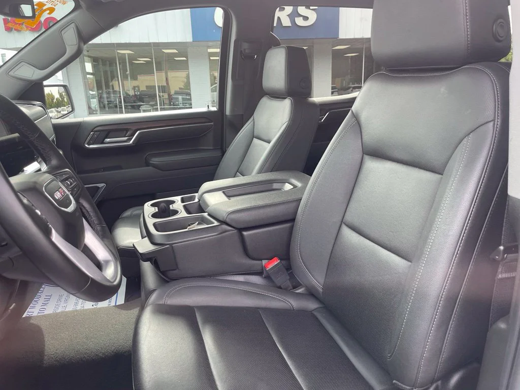 Used 2025 Summit White GMC SLT image 13