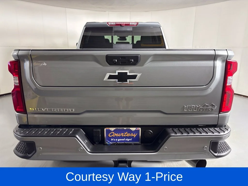 Used 2024 Gray Chevrolet High Country image 9