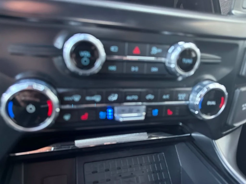 Used 2025 Space White Metallic Ford Lariat image 18