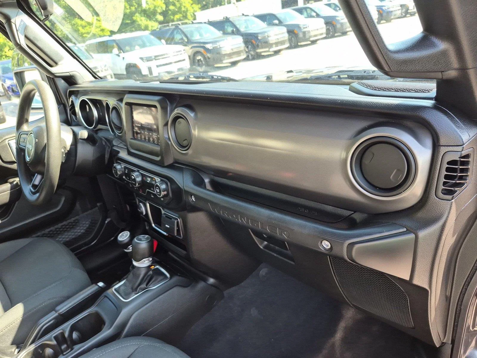 Used 2022 Granite Crystal Metallic Clearcoat Jeep Unlimited Sport image 31