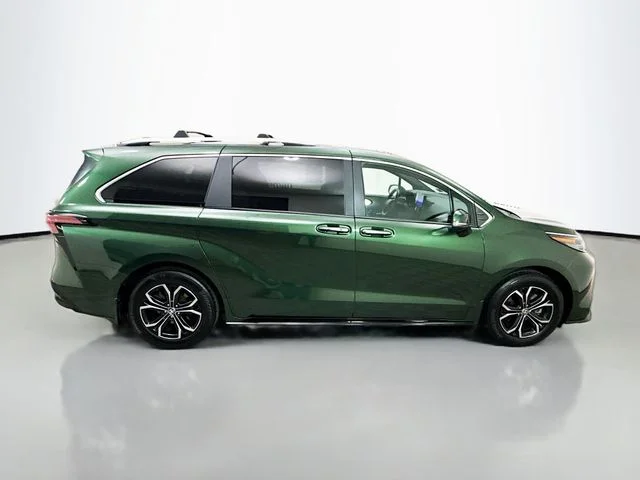 Used 2025  Toyota Platinum image 8