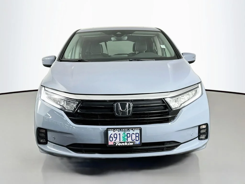Used 2023 Sonic Gray Pearl Honda Elite image 3