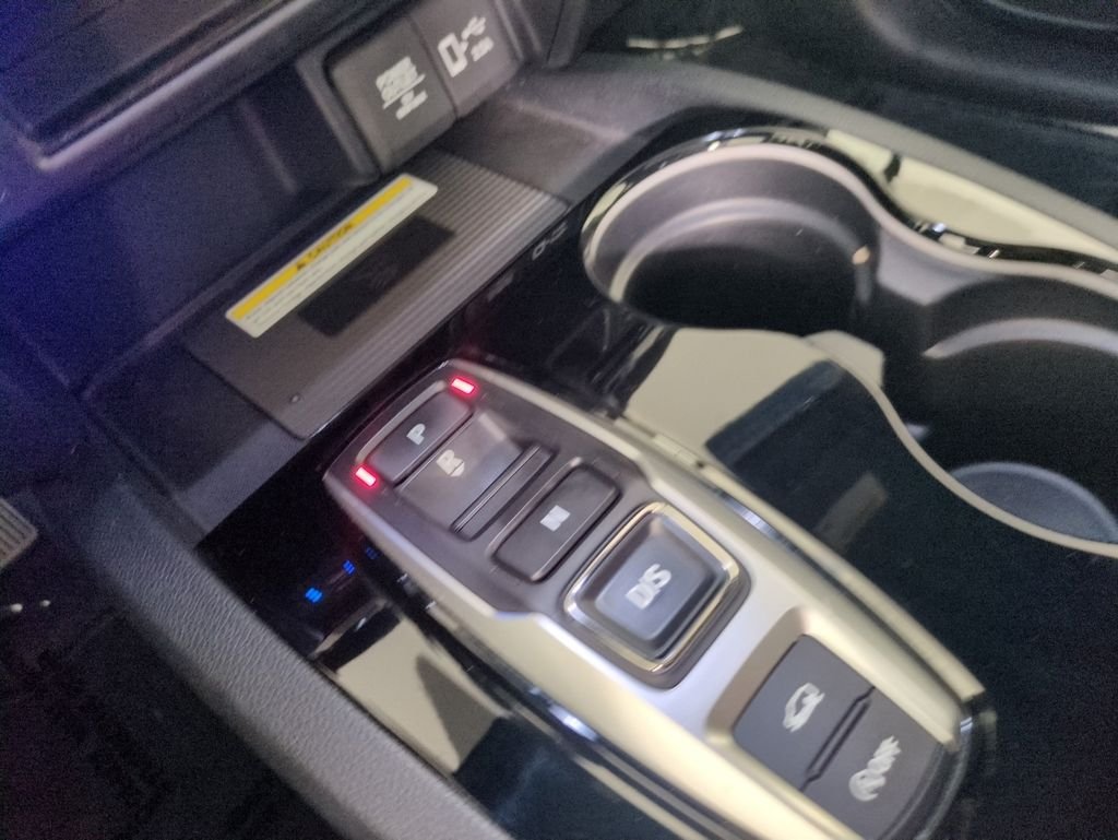 Certified Used 2020  Honda Elite image 23