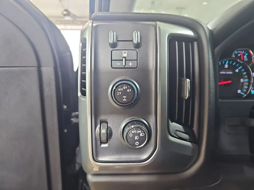 Used 2016 Black Chevrolet LT image 30