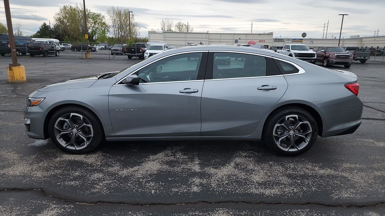 Used 2024 Gray Chevrolet LT image 5