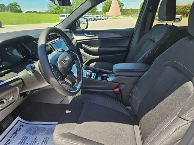 New 2026 Bright White Clear-Coat Exterior Paint Jeep Laredo image 9