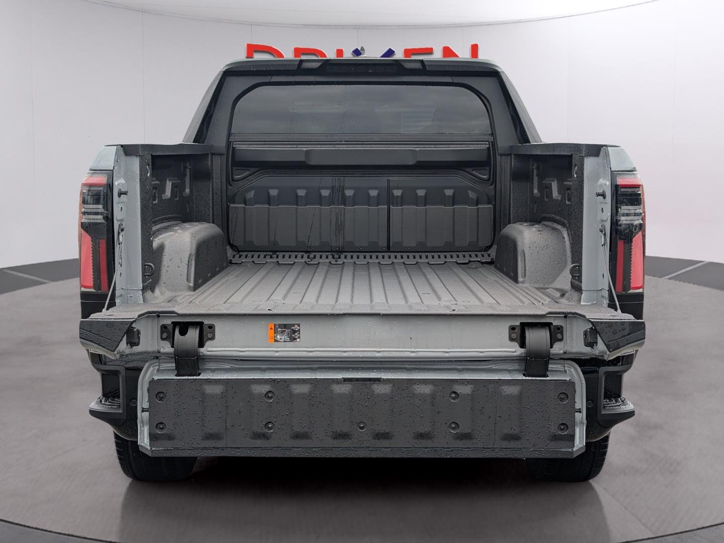 2025 GMC Sierra EV Denali - Photo 9