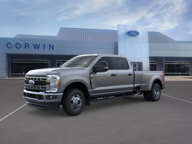 New 2026 Carbonized Gray Metallic Ford XLT image 2