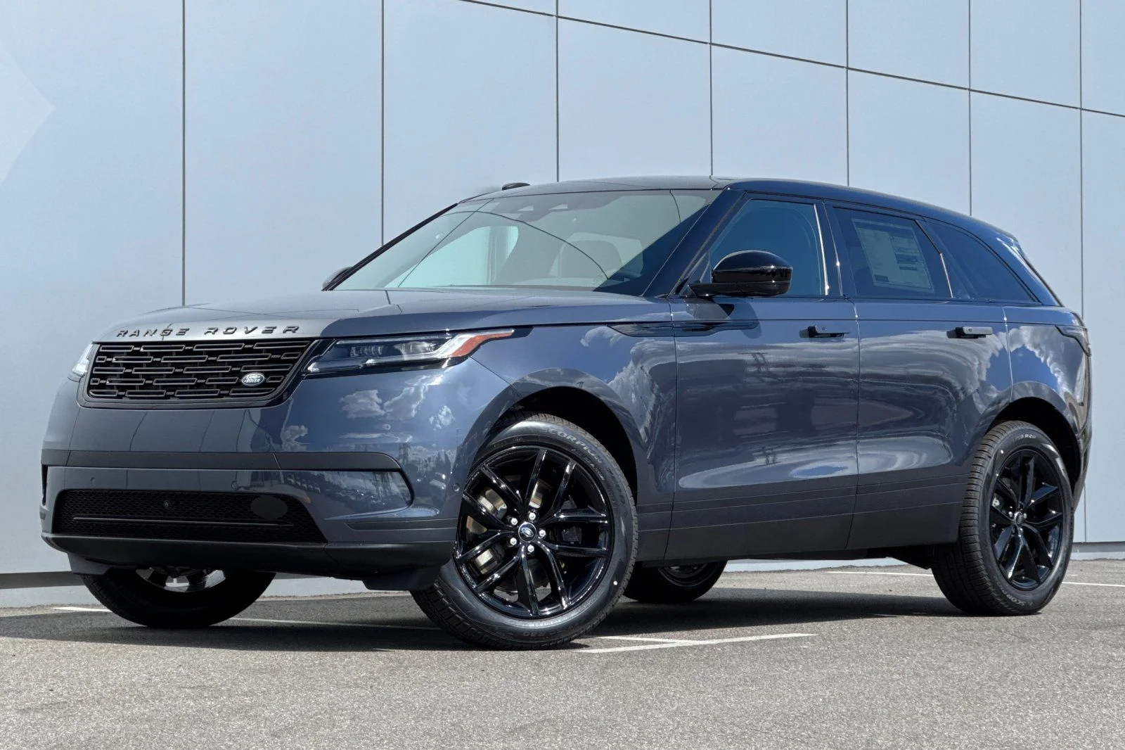 2026 Land Rover Range Rover Velar P250 S's photo