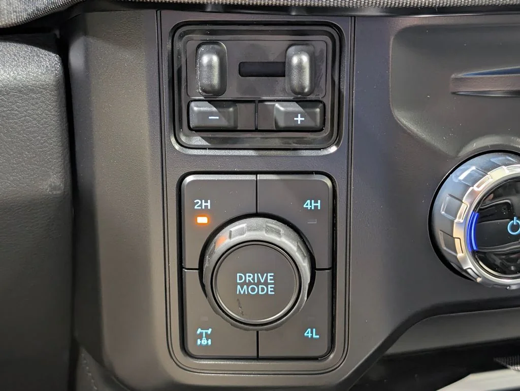 New 2026 Agate Black Metallic Ford F-250® Platinum® image 8