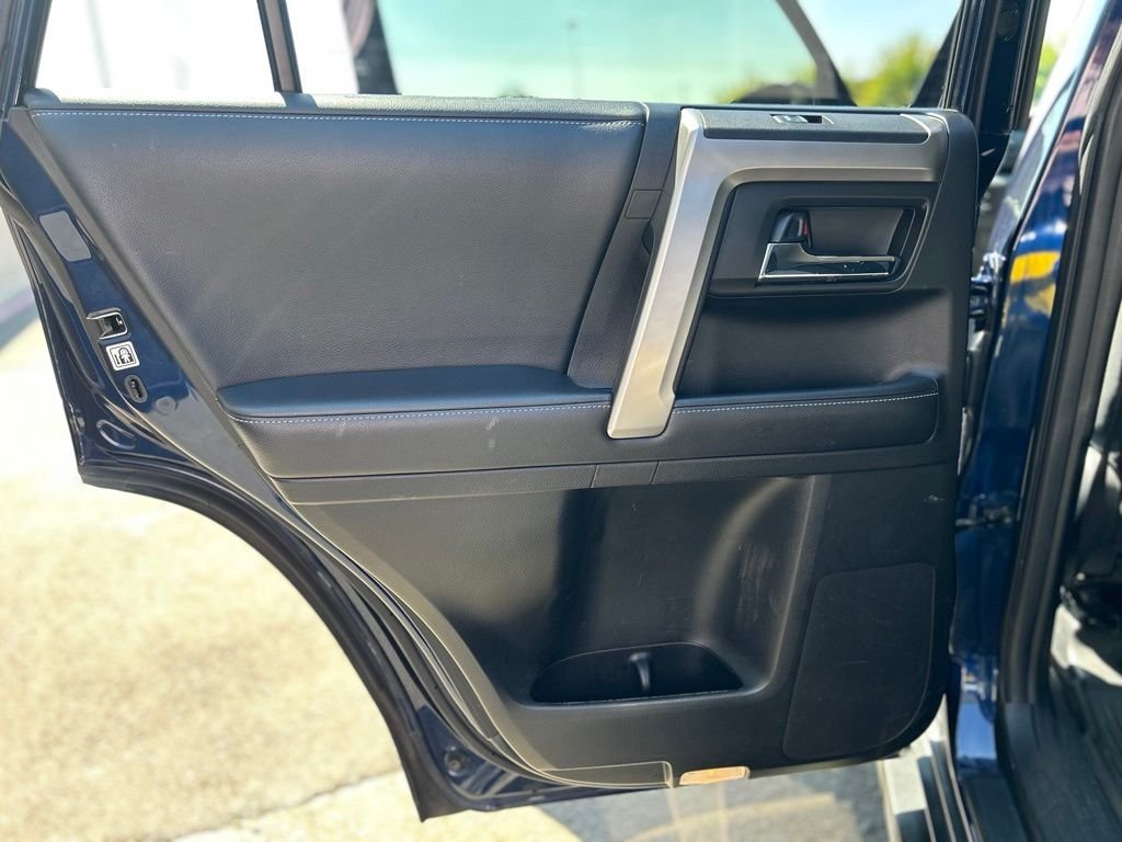 Used 2019 Nautical Blue Metallic Toyota SR5 image 20