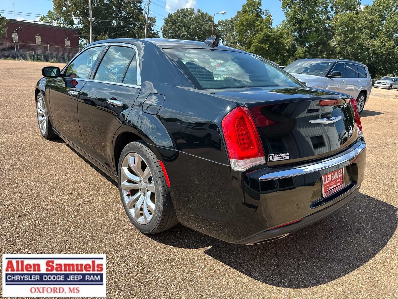 Certified Used 2018 Gloss Black Chrysler Limited image 5
