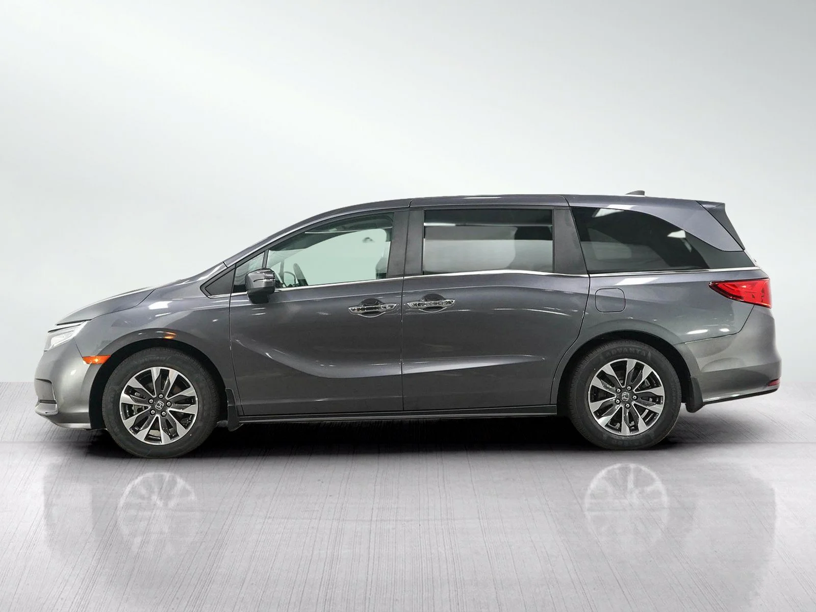 Used 2024 Honda Odyssey EX-L with VIN 5FNRL6H68RB043106 for sale in Burnsville, Minnesota