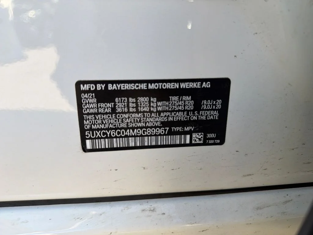 Used 2021 White BMW xDrive40i image 29