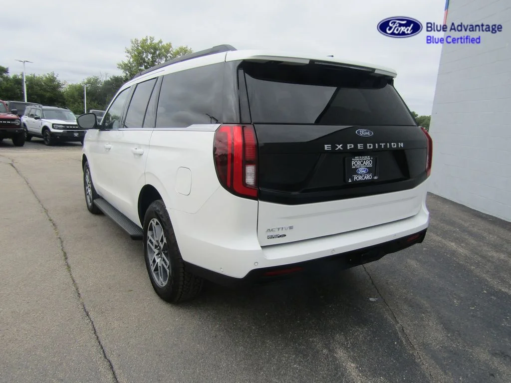 Certified Used 2025 Star White Ford Active image 5