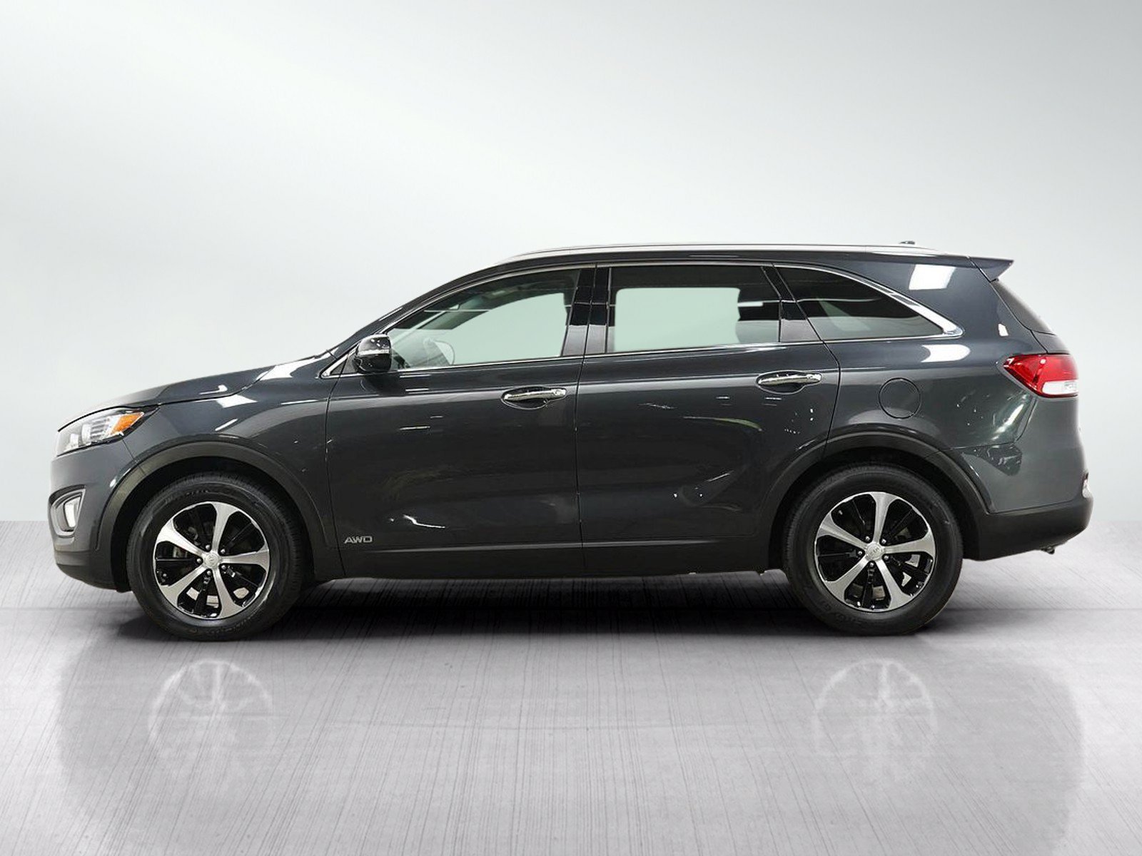 Used 2016 Kia Sorento EX with VIN 5XYPHDA14GG142670 for sale in South Saint Paul, Minnesota