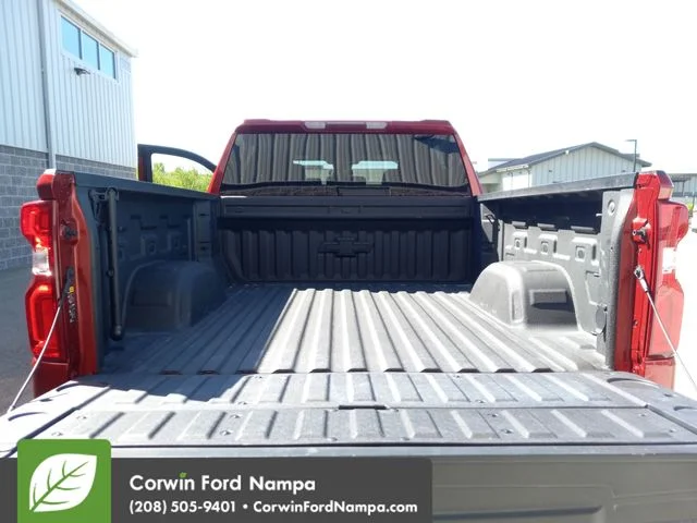Used 2025 Red Chevrolet RST image 27