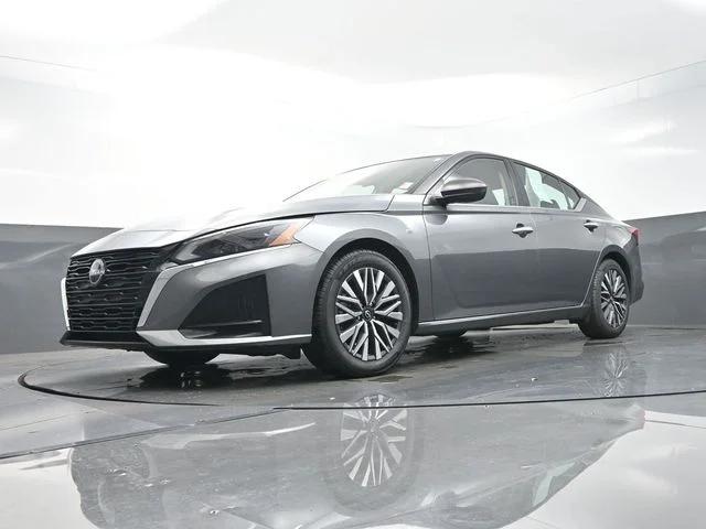 Used 2024 Gray Nissan 2.5 SV image 32