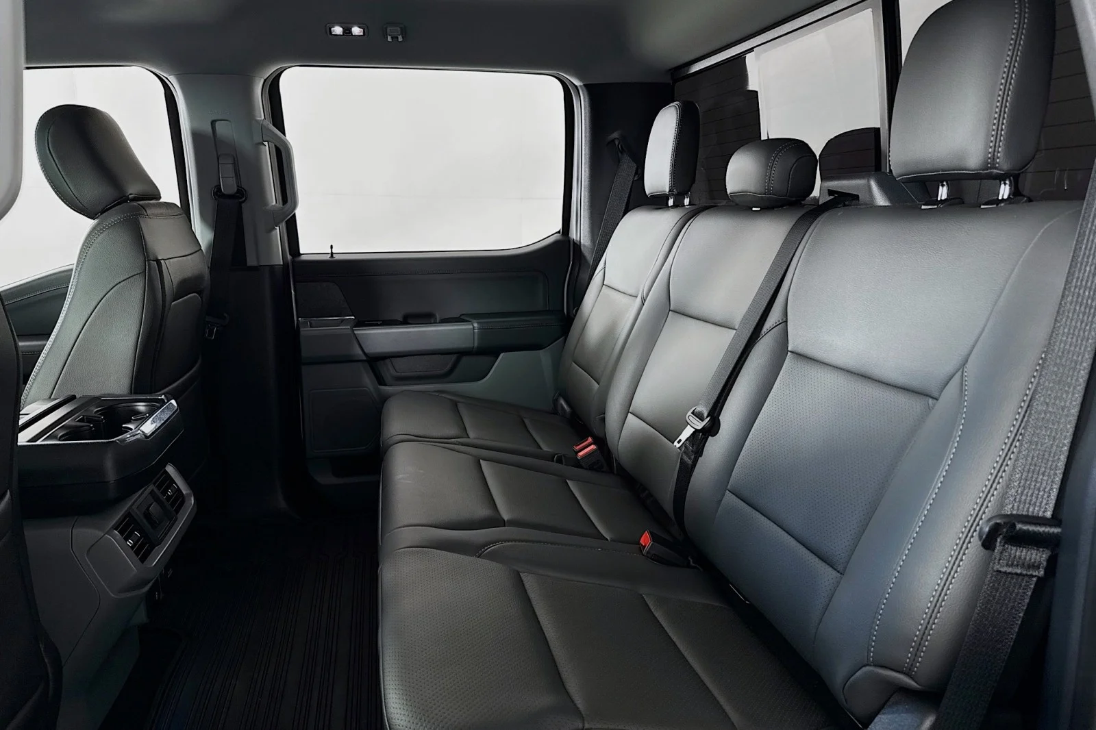 Used 2024 Oxford White Ford XLT 4X4 Supercrew image 8