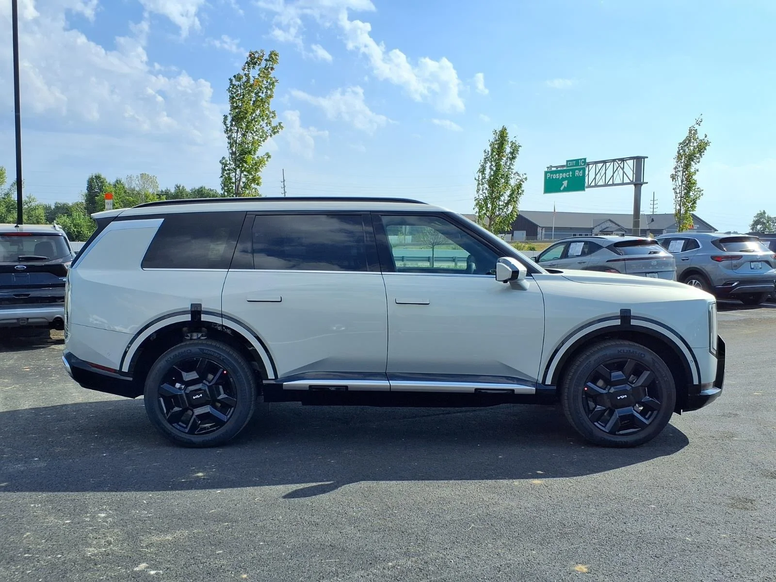 New 2027 Ivory Silver Kia SX-PRESTIGE image 18
