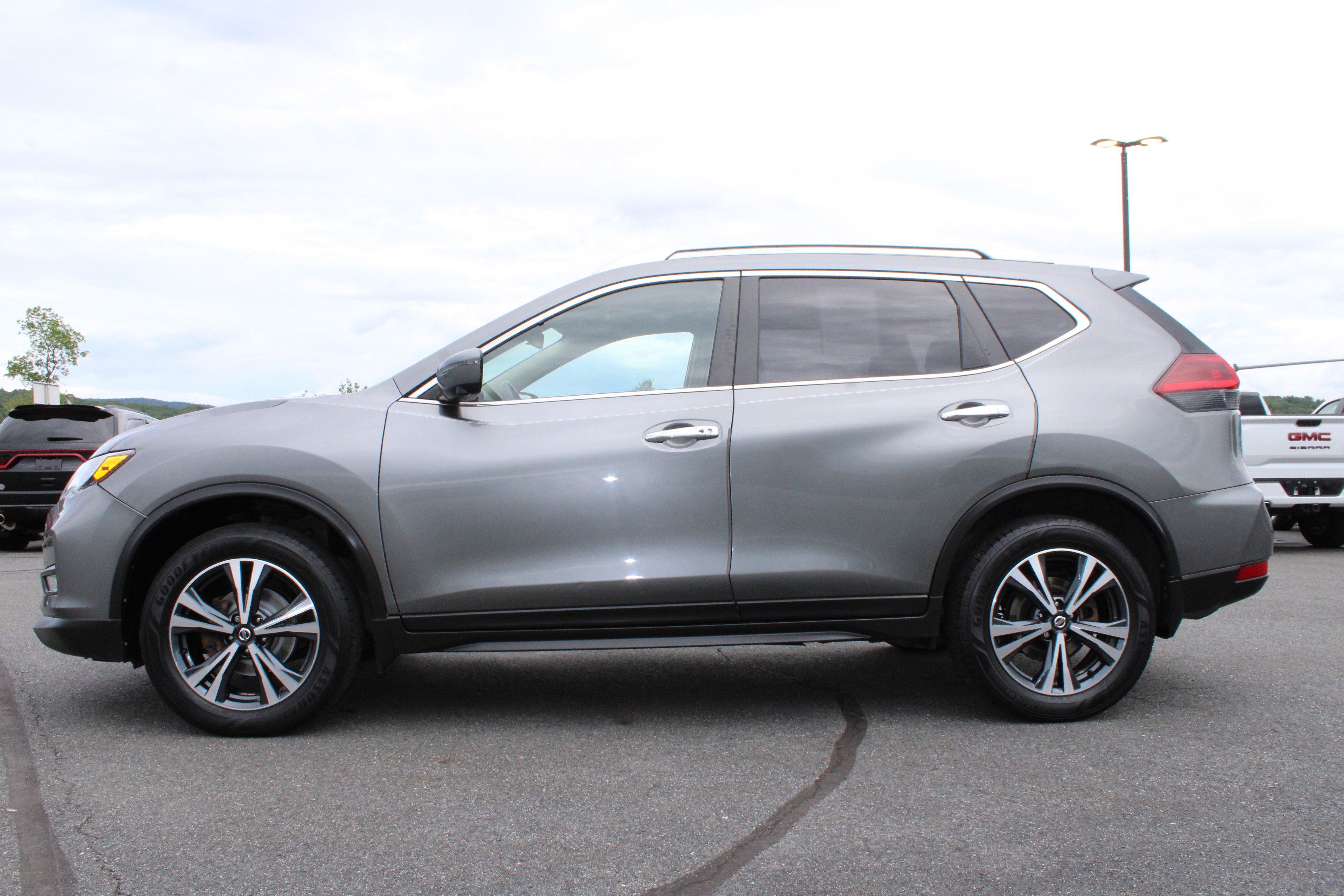 Used 2020 Gun Metallic Nissan SV image 13