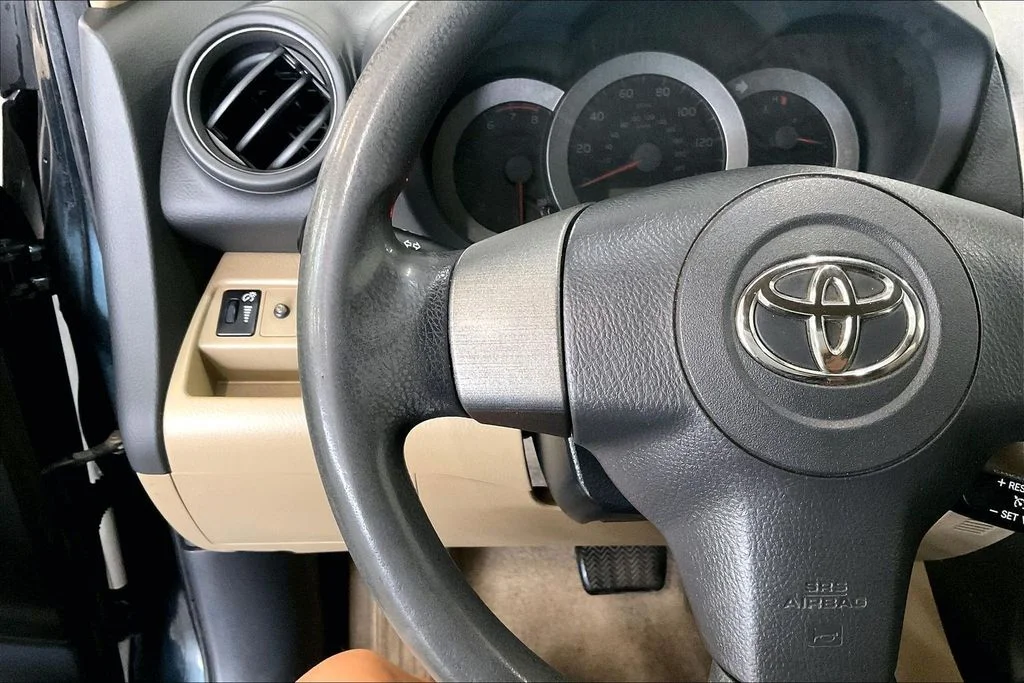 Used 2009 Green Toyota Base image 18