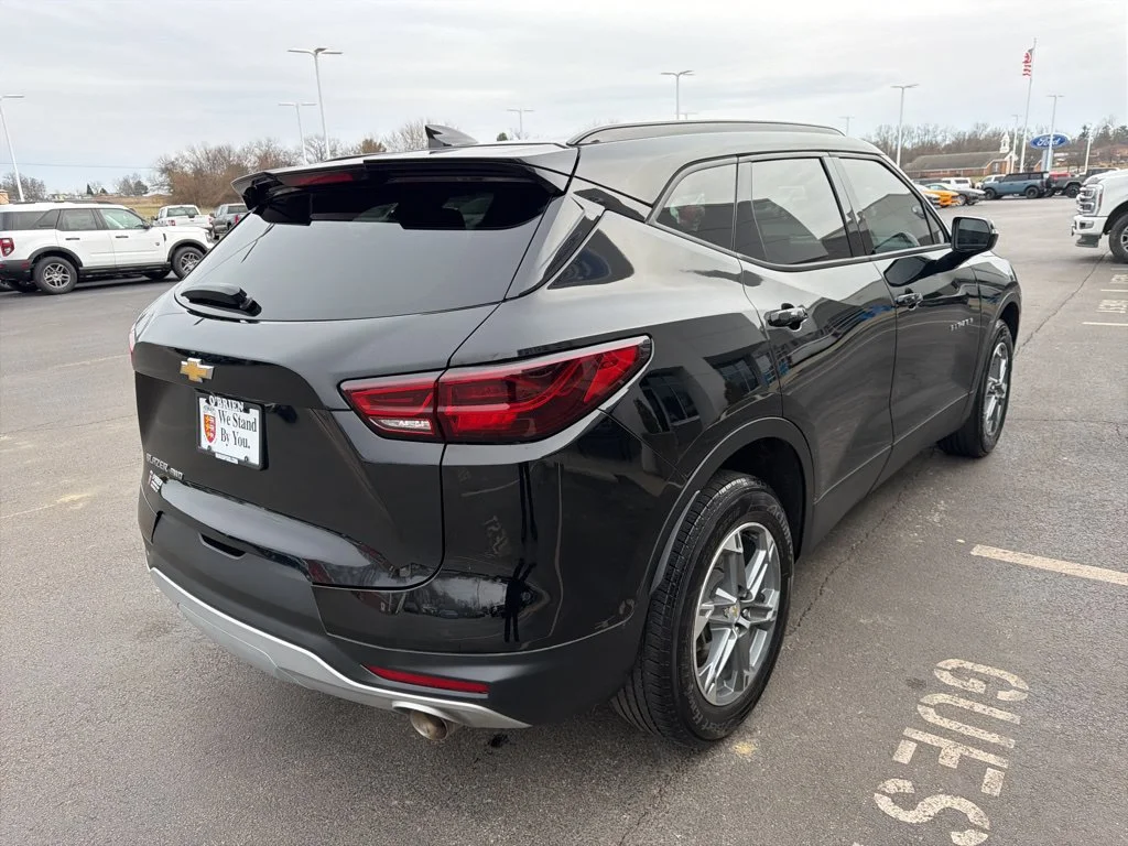 Used 2023 Black Chevrolet LT image 5
