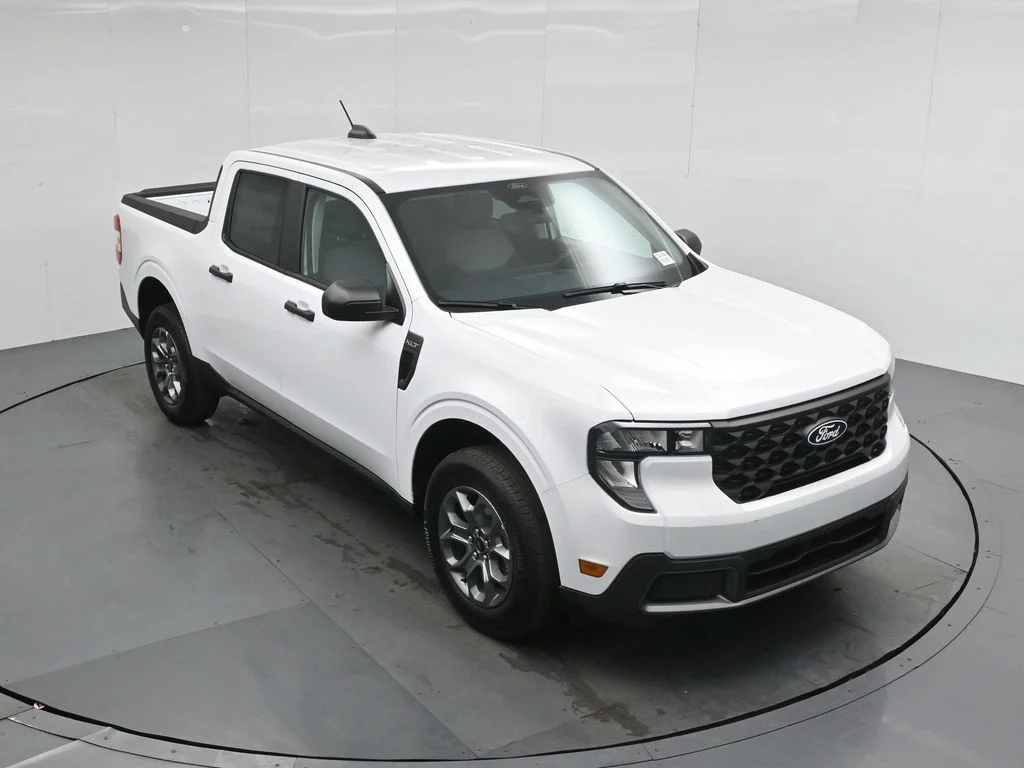 New 2026 Oxford White Ford XLT image 35