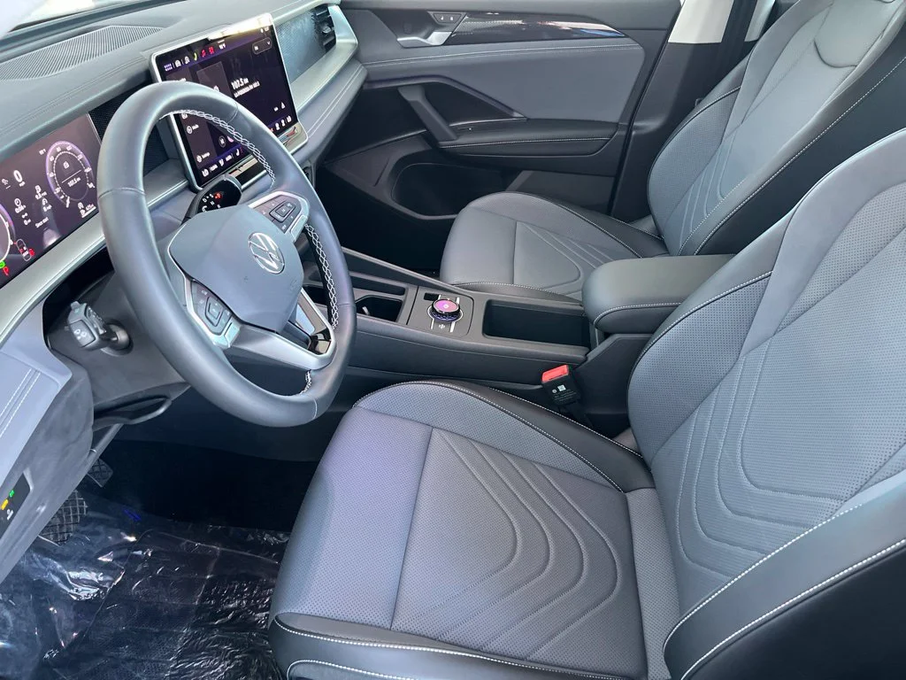 New 2026 White Volkswagen SE image 9