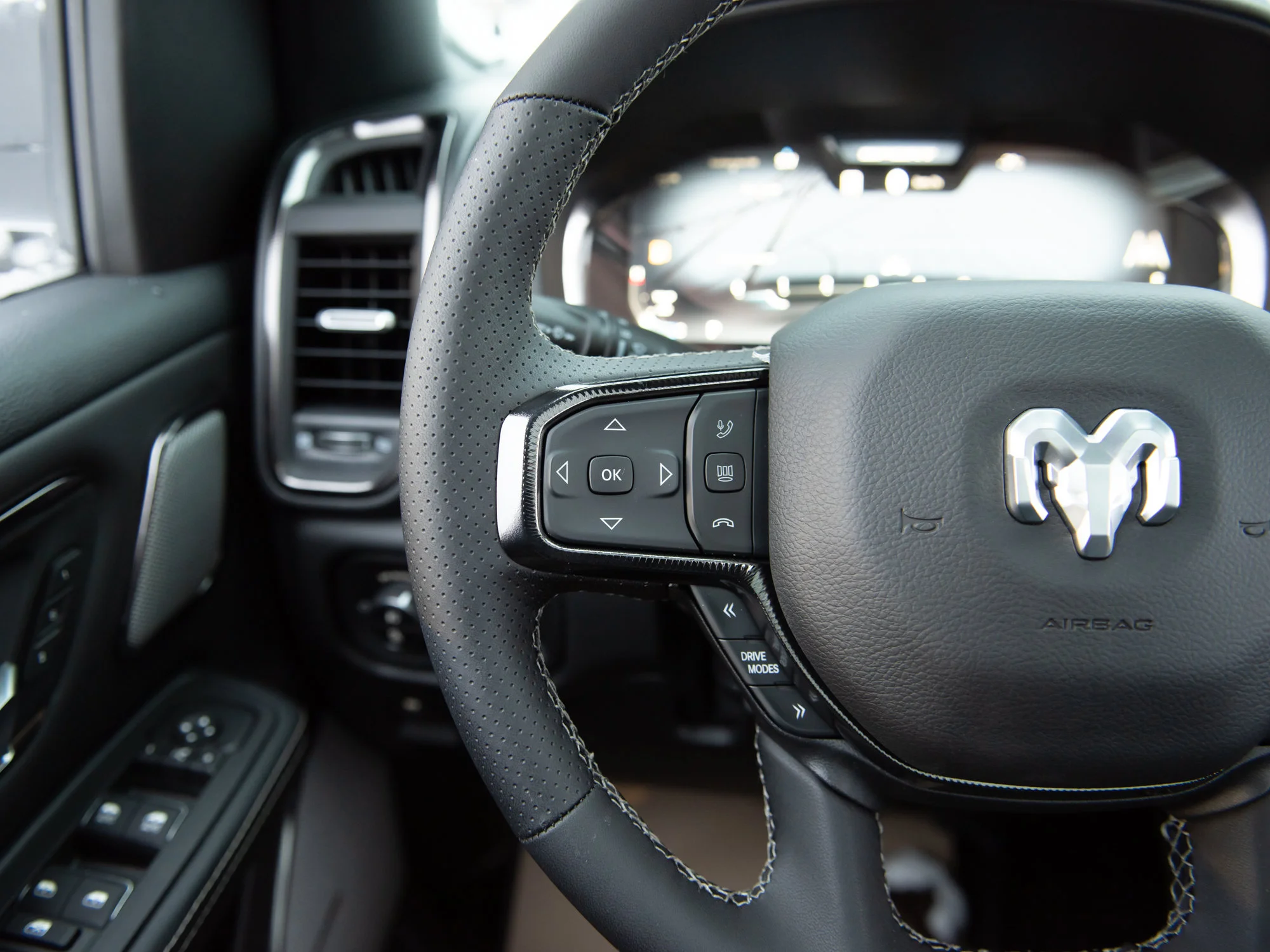 New 2026 White RAM Sport* HEMI V8 image 10