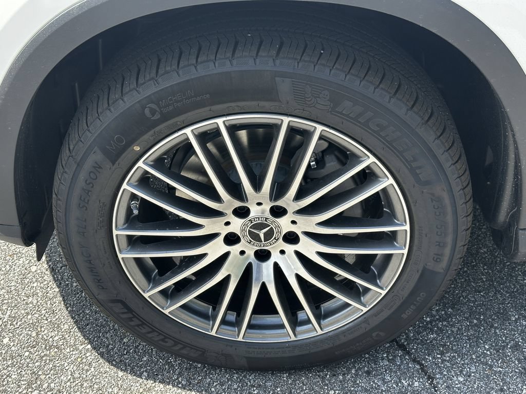 New 2026 Polar White Mercedes-Benz GLC 300 image 13