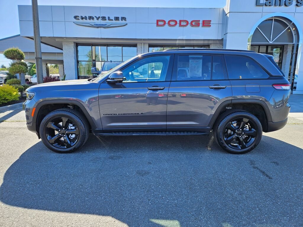 Used 2024 Baltic Gray Metallic Clear Coat Jeep Limited image 2